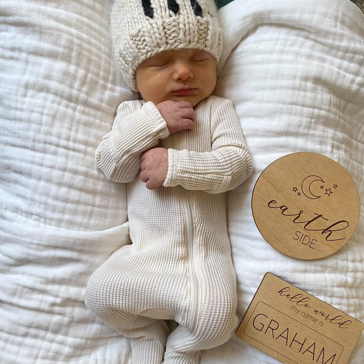 newborn boy name plaque with earth side